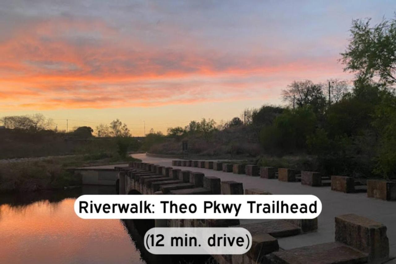 Stylish 2br W Pool,gym,prking-near Rvrwalk & Dome Apartment San Antonio