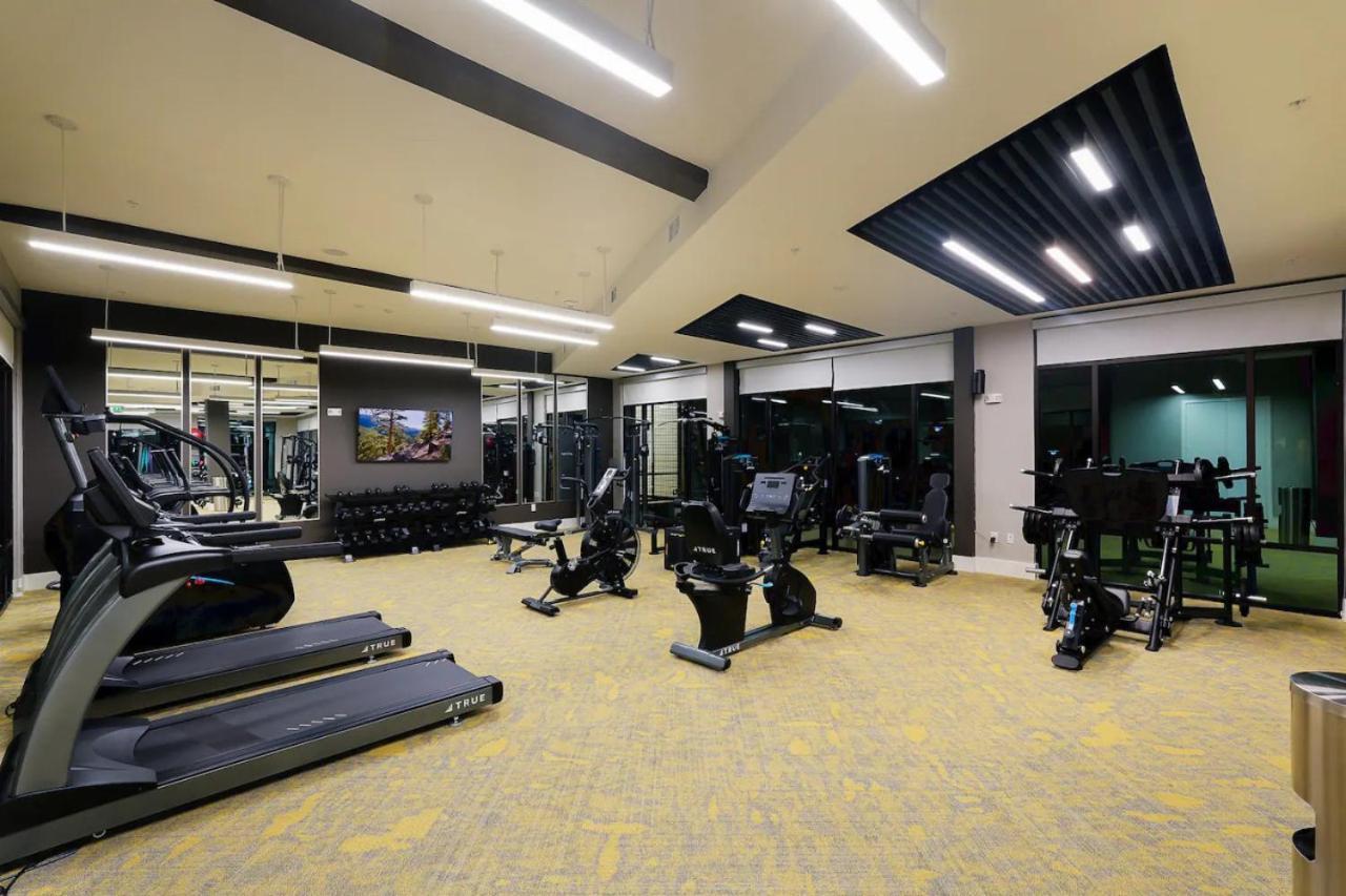 Stylish 2br W Pool,gym,prking-near Rvrwalk & Dome Apartment San Antonio