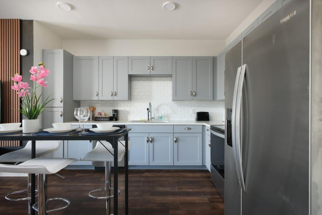 Stylish 2br W Pool,gym,prking-near Rvrwalk & Dome *