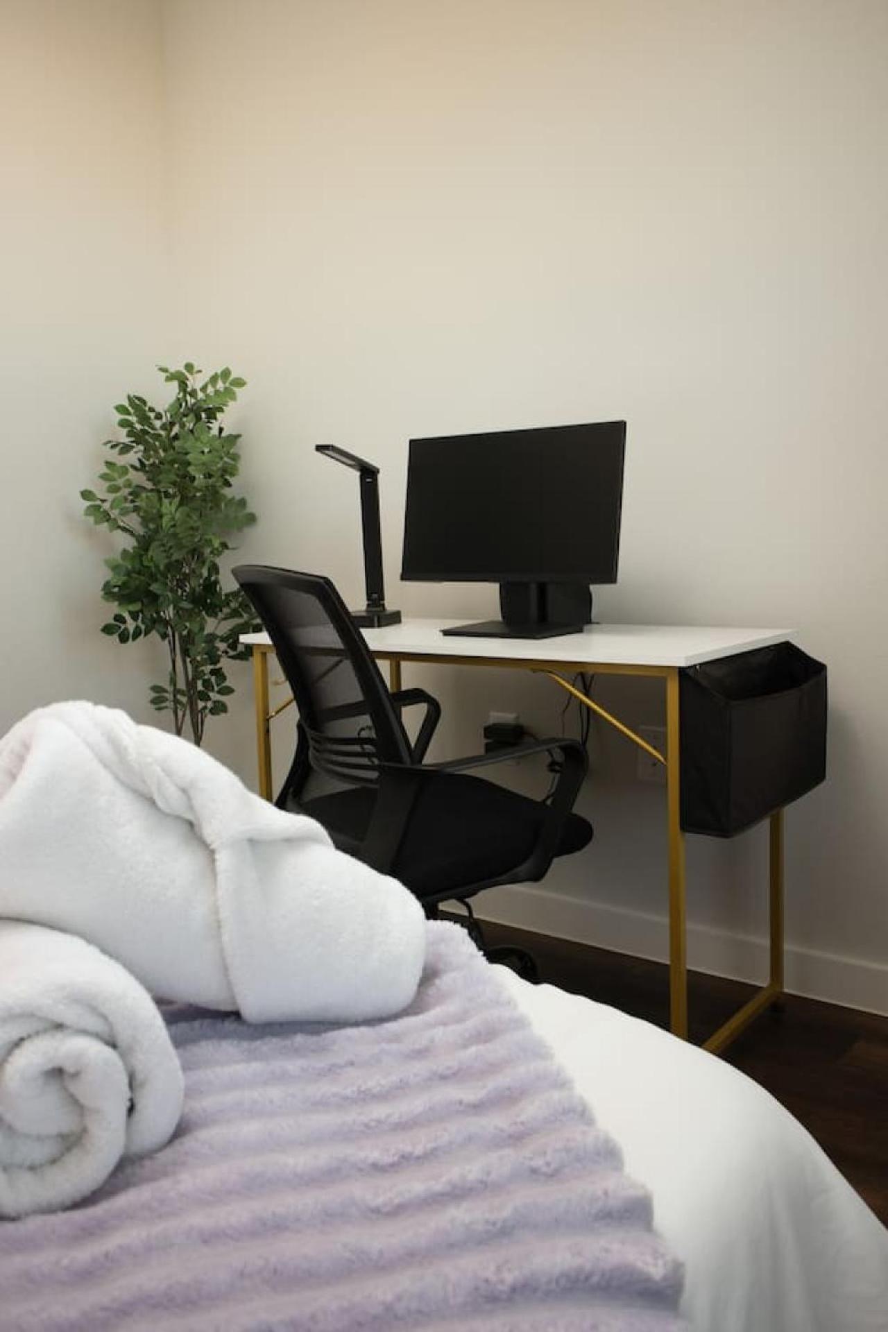 Stylish 2br W Pool,gym,prking-near Rvrwalk & Dome * San Antonio