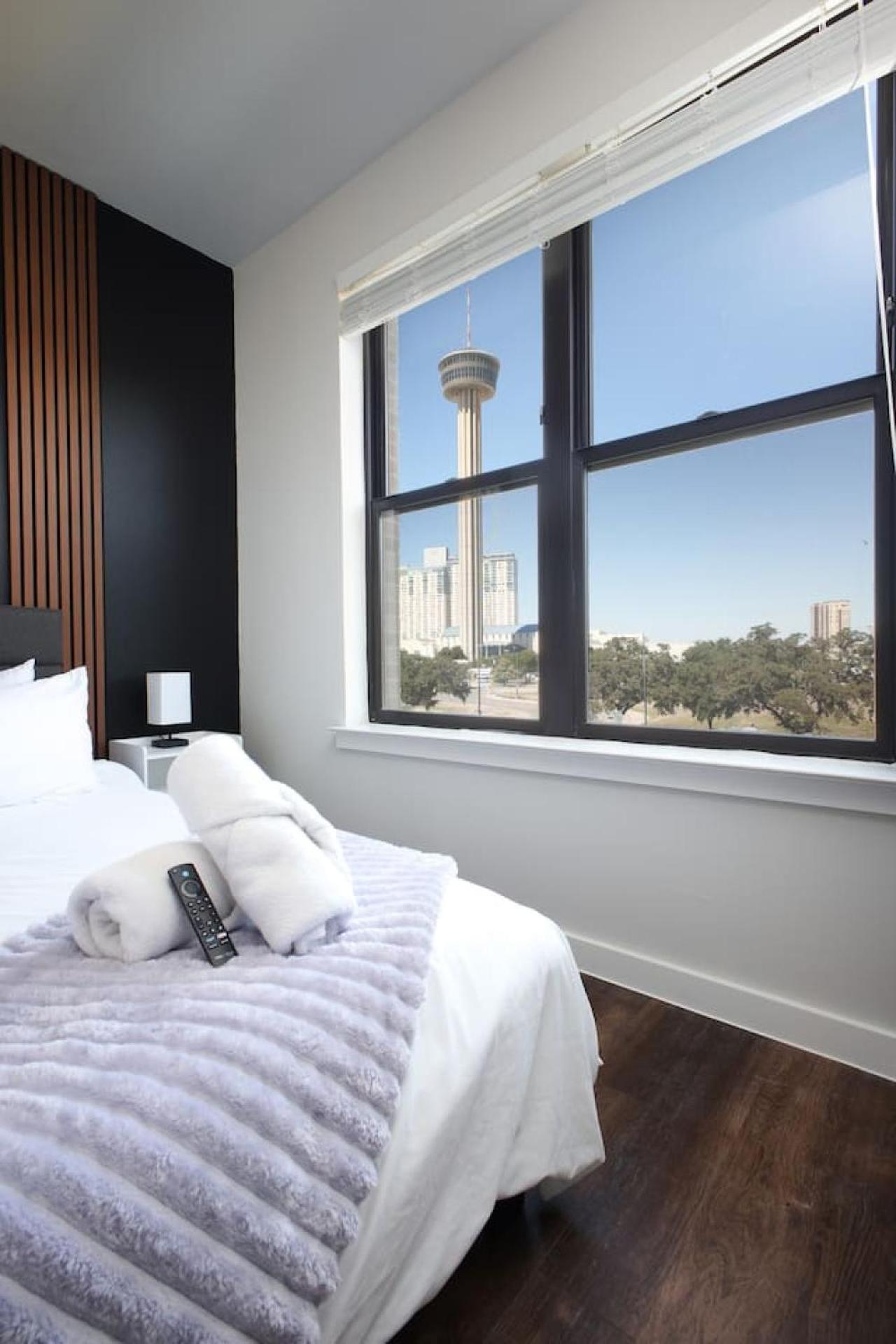 Apartment Stylish 2br W Pool,gym,prking-near Rvrwalk & Dome